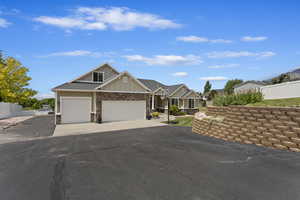 View of front of house featuring a garage