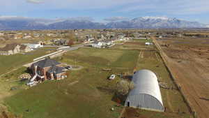 Aerial view with a mountain view