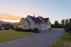 Flat Driveway Gets Plenty of Sun in Winter!