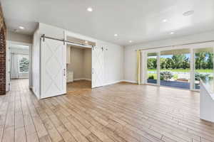 Crafts Room/2nd Huge Pantry Near Kitchen