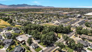 Bird's eye view with a mountain view