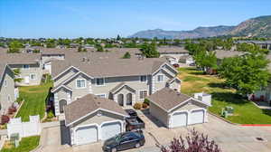 Aerial view with a mountain view