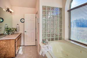 Master en suite with dual spacious vanities and sinks