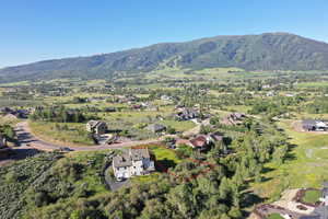 Aerial view with a mountain view