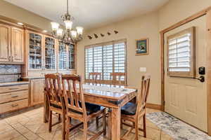 Dining room (only 7484 has the built ins in the dining area)