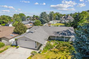 Birds eye view of property