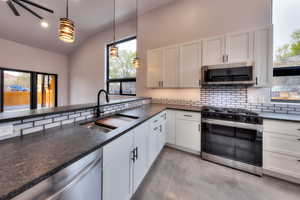Photo 15 of 671  PALISADE DR