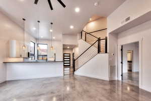 Photo 2 of 671  PALISADE DR