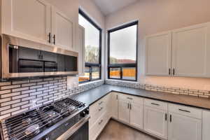 Photo 16 of 671  PALISADE DR