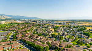 Bird's eye view with a mountain view