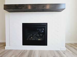 Interior details with wood-type flooring