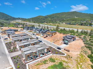 Aerial view with a mountain view