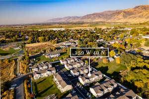 Aerial view with a mountain view