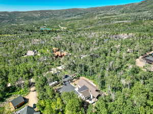 Aerial view with a mountain view