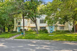 View of front of house featuring a front yard