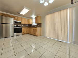 Kitchen/Dining Area