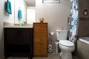 Basement Bathroom with HUGE garden Tub