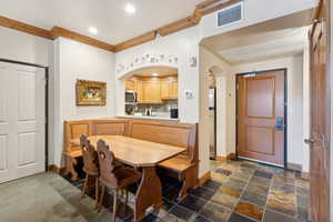 Photo 8 of 840 W BIGLER LN #103
