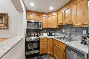 Photo 5 of 840 W BIGLER LN #103