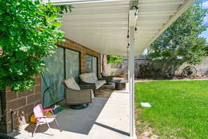 View of patio / terrace featuring an outdoor living space