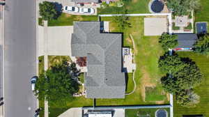 Birds eye view of property