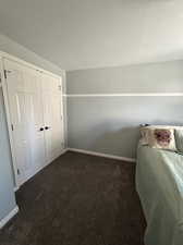 Bedroom w/ double closet