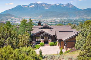 Traditional home with mountain views