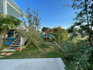 View of yard featuring a pergola