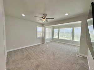 Master Bedroom w/Sitting Area