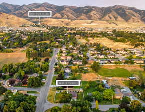 Drone / aerial view featuring a mountain view