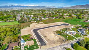 Drone / aerial view featuring a mountain view