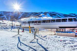 Walk out door to Ski Lift and Shopping