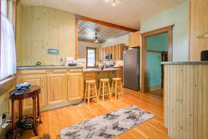 Kitchen bar area