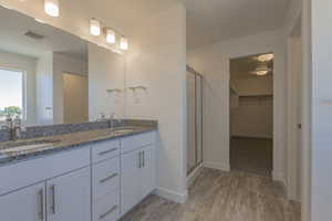 Grand Primary Bath *Photo of similar plan in community, colors and options will vary*