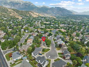 Aerial view with a mountain view