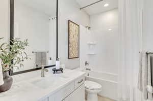 *Interior finished photos are of model home of similar floorplan for example purposes. Upgrades and finishes will vary*