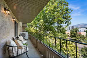 Gorgeous Balcony with Spectacular VIEWS!