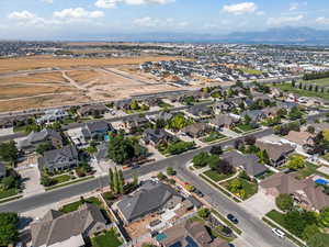 Drone / aerial view featuring a mountain view