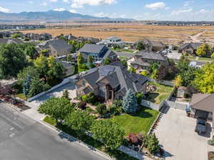 Drone / aerial view featuring a mountain view