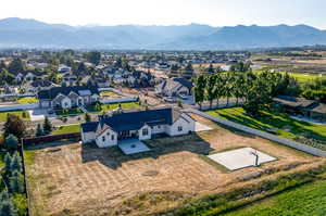 Drone / aerial view featuring a mountain view