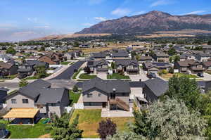 Bird's eye view featuring a mountain view