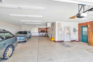 5 car garage and workbench