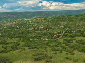 Aerial view with a mountain view