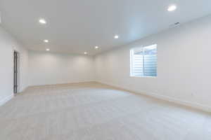 Empty room with light carpet