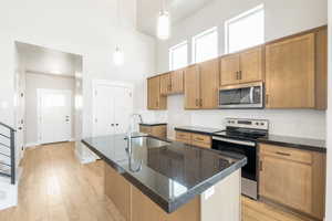 Photo 4 of 9829 N AARON AVE #213