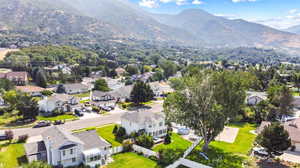 Bird's eye view with a mountain view