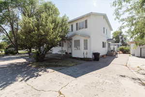 View of home's exterior