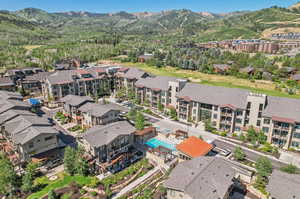 Aerial view with a mountain view