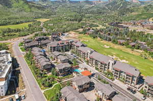 Aerial view with a mountain view