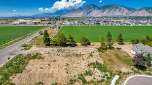 Aerial view with a mountain view